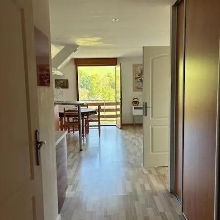 Dans Une Maison De Campagne Appartement