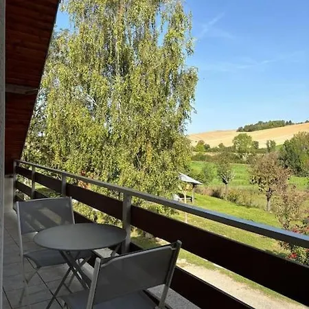 Dans Une Maison De Campagne Appartement Bucey-en-Othe